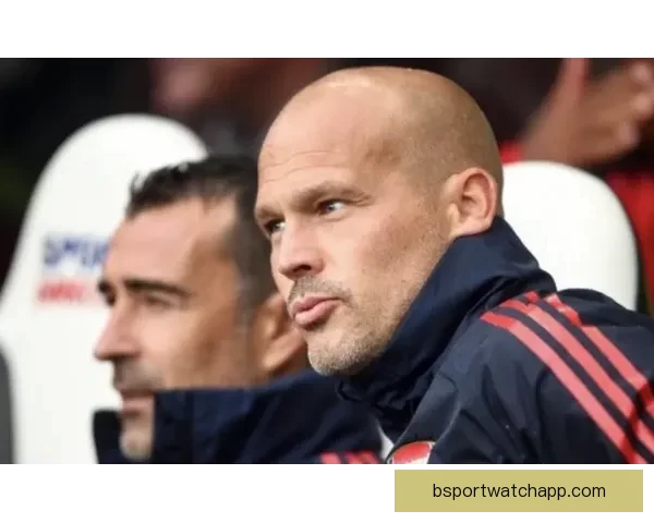 朱利亚诺赫拉德-马丁先触球却动作过重引发争议